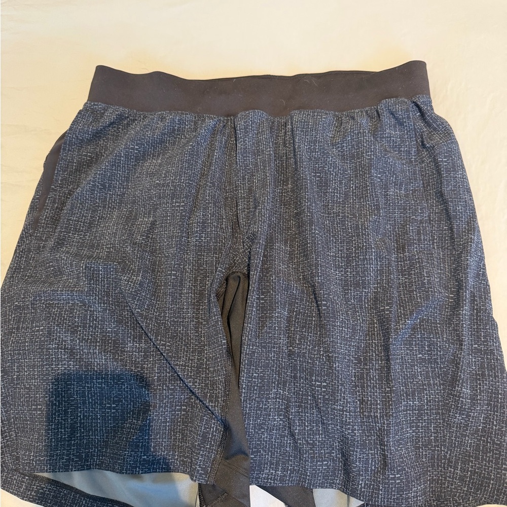 Lululemon Men's Gray Athletic Shorts XL